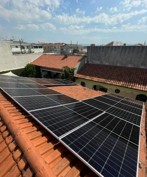 Como funciona a Energia Solar? Com visão inovadora, realizamos serviços de alta qualidade em soluções energéticas que reduzem gastos, geram receitas e protegem a natureza e o futuro.